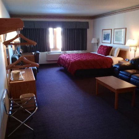 FairBridge Inn&Suites Thorp Extérieur photo