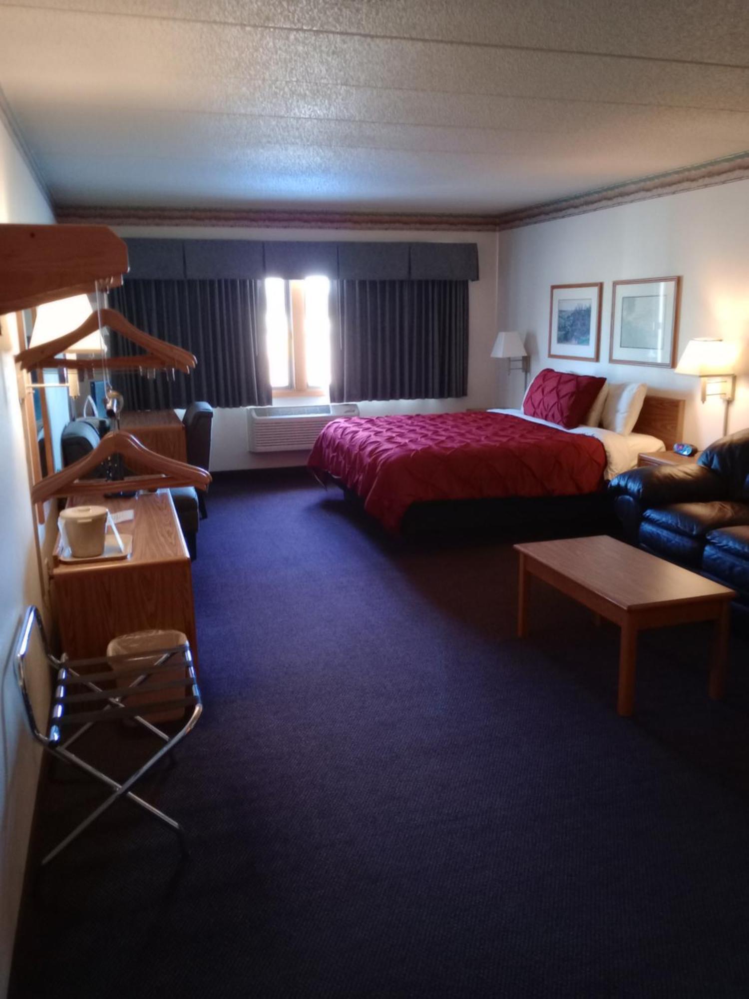FairBridge Inn&Suites Thorp Extérieur photo