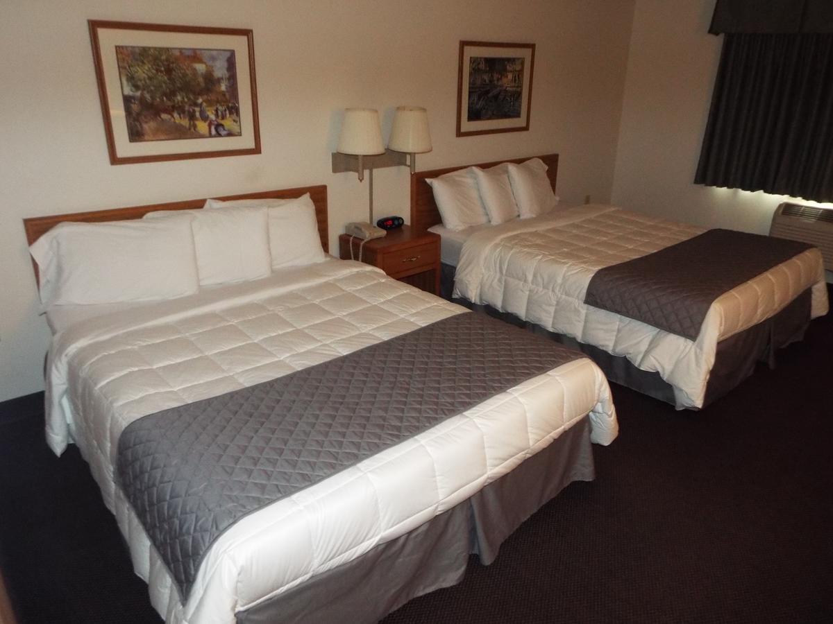 FairBridge Inn&Suites Thorp Extérieur photo