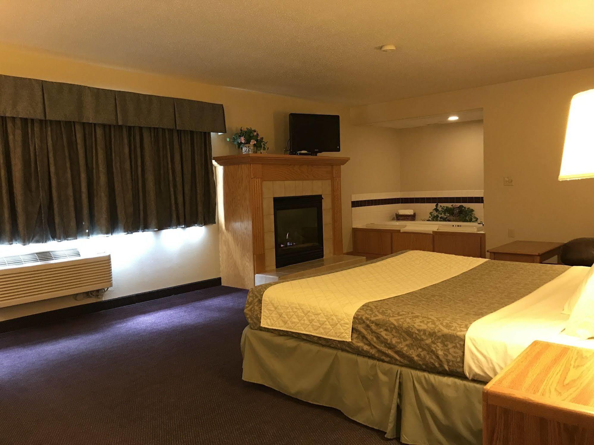 FairBridge Inn&Suites Thorp Extérieur photo
