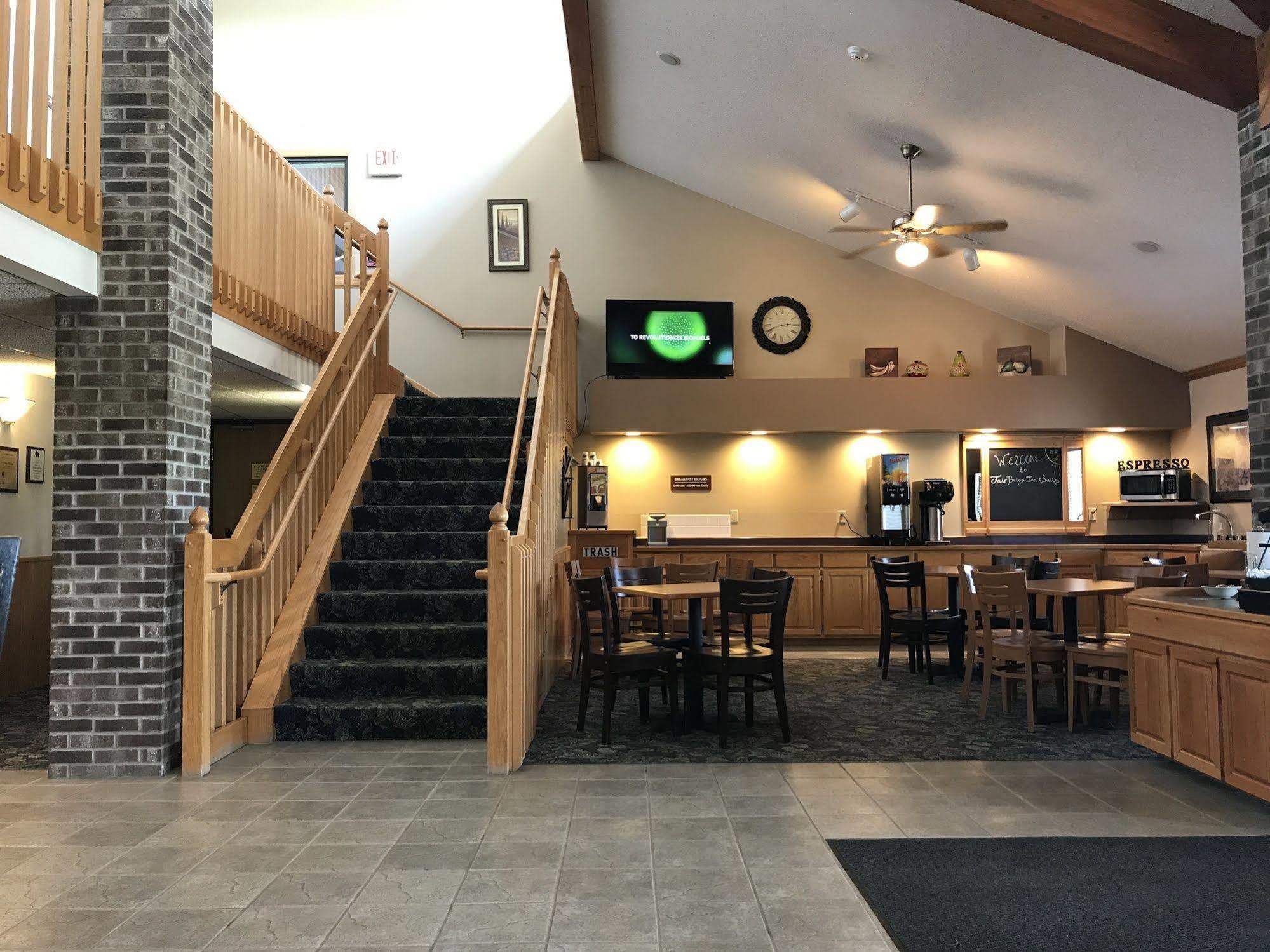 FairBridge Inn&Suites Thorp Extérieur photo