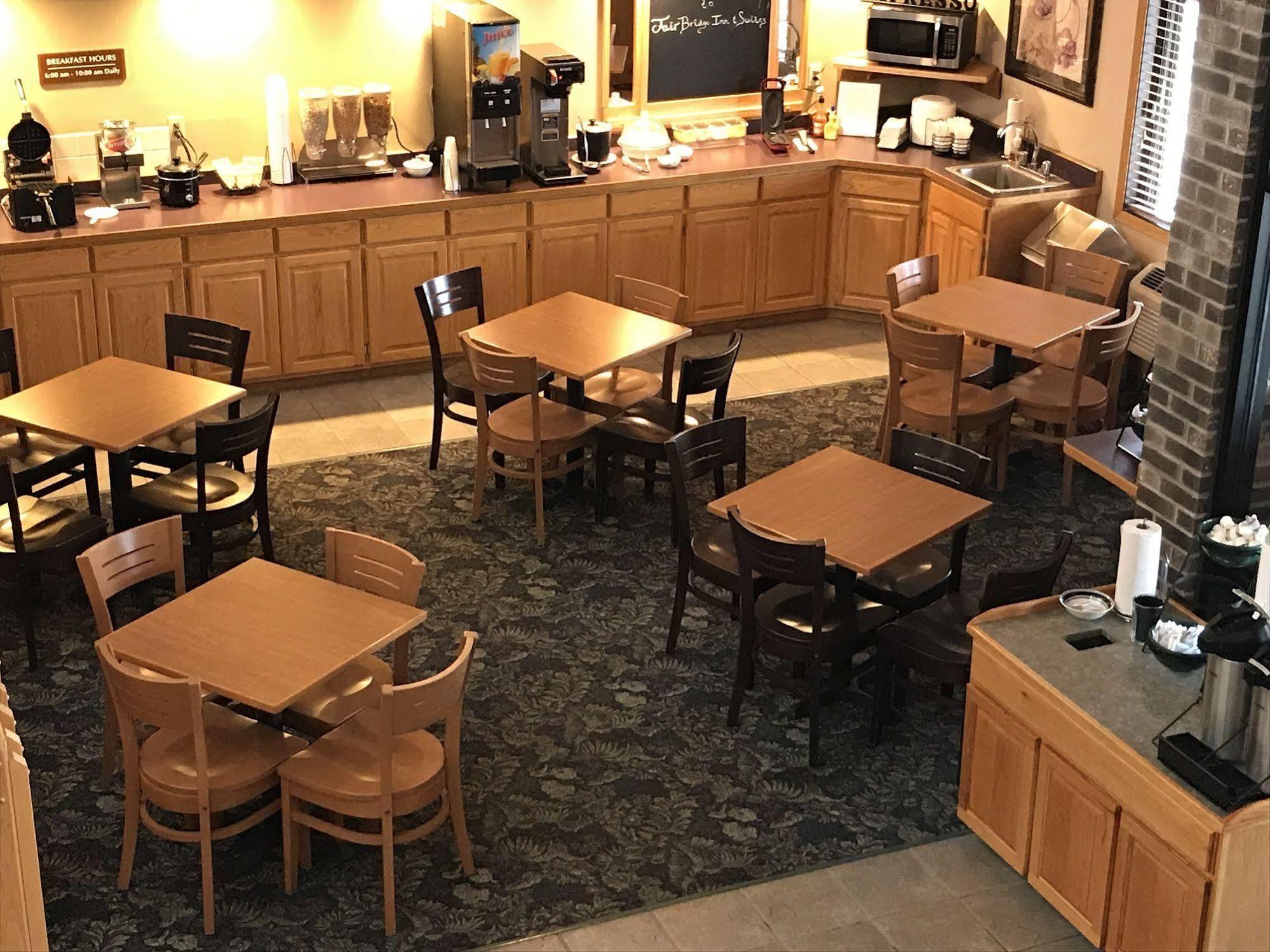FairBridge Inn&Suites Thorp Extérieur photo