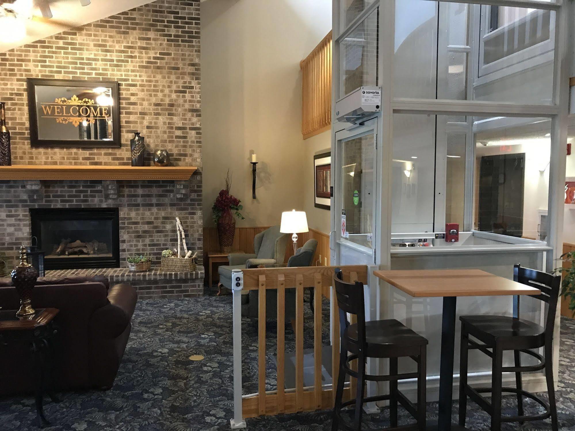 FairBridge Inn&Suites Thorp Extérieur photo